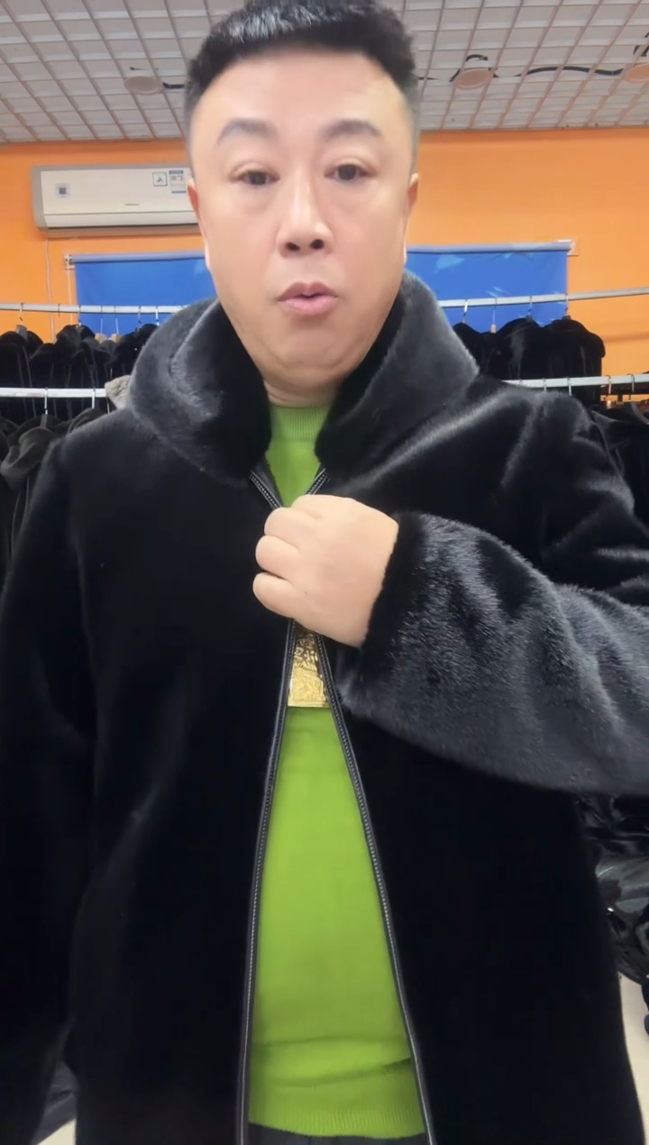 黑色连帽2XL 140斤