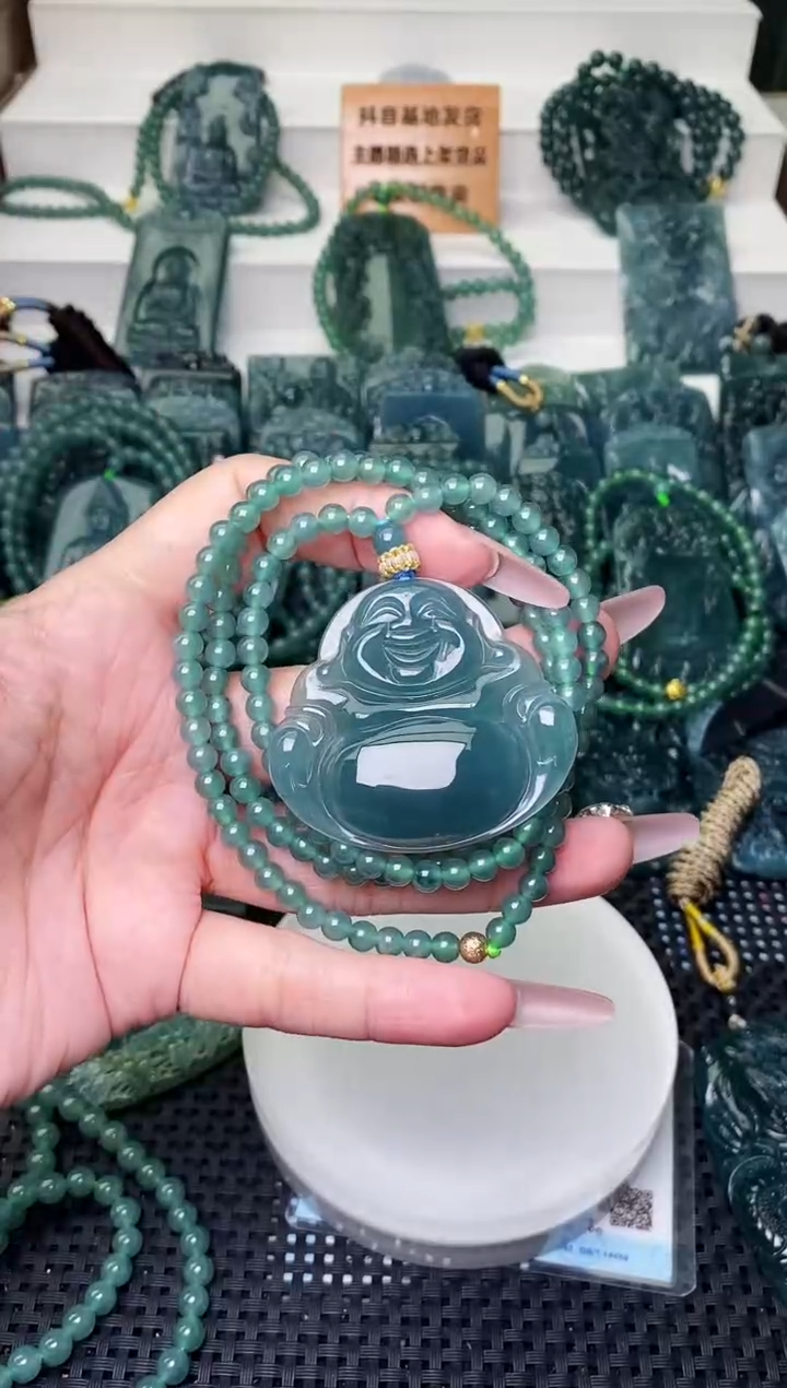 颈饰未镶嵌翡翠 