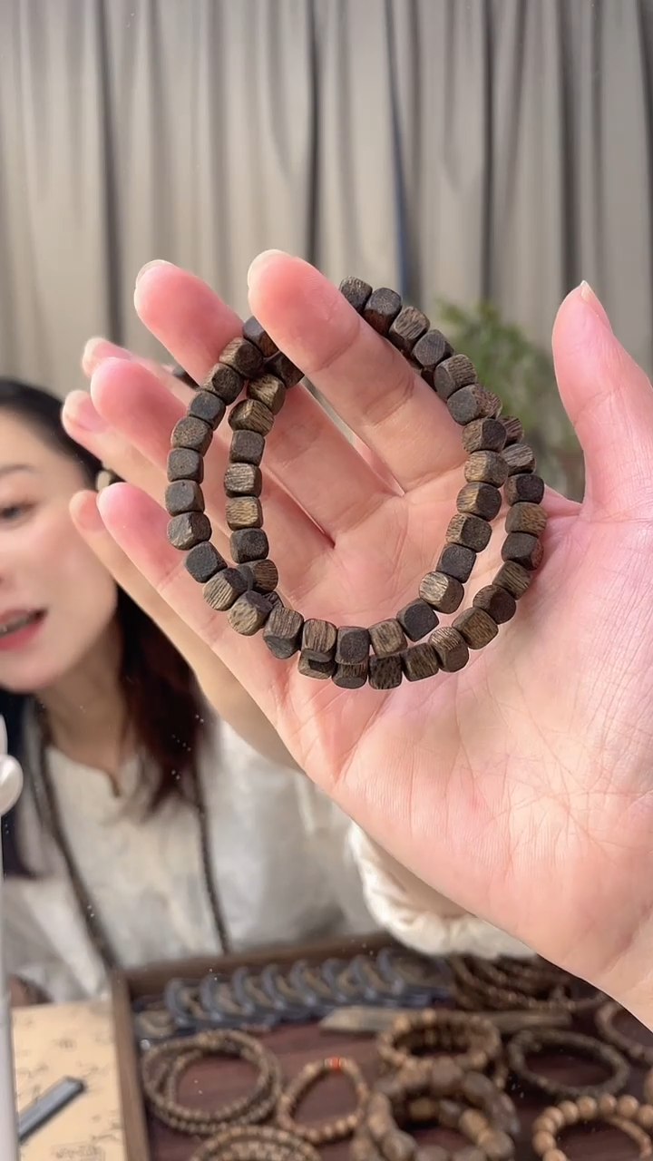 沉香手串天然沉香，假一赔四，多样性发其一