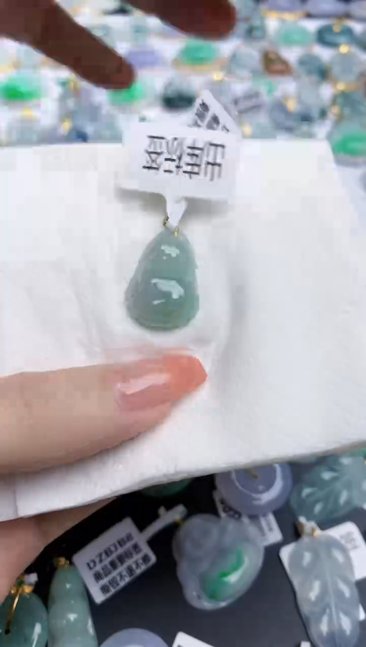 【闪购商品】翡翠颈饰未镶嵌天然缅甸翡翠A货