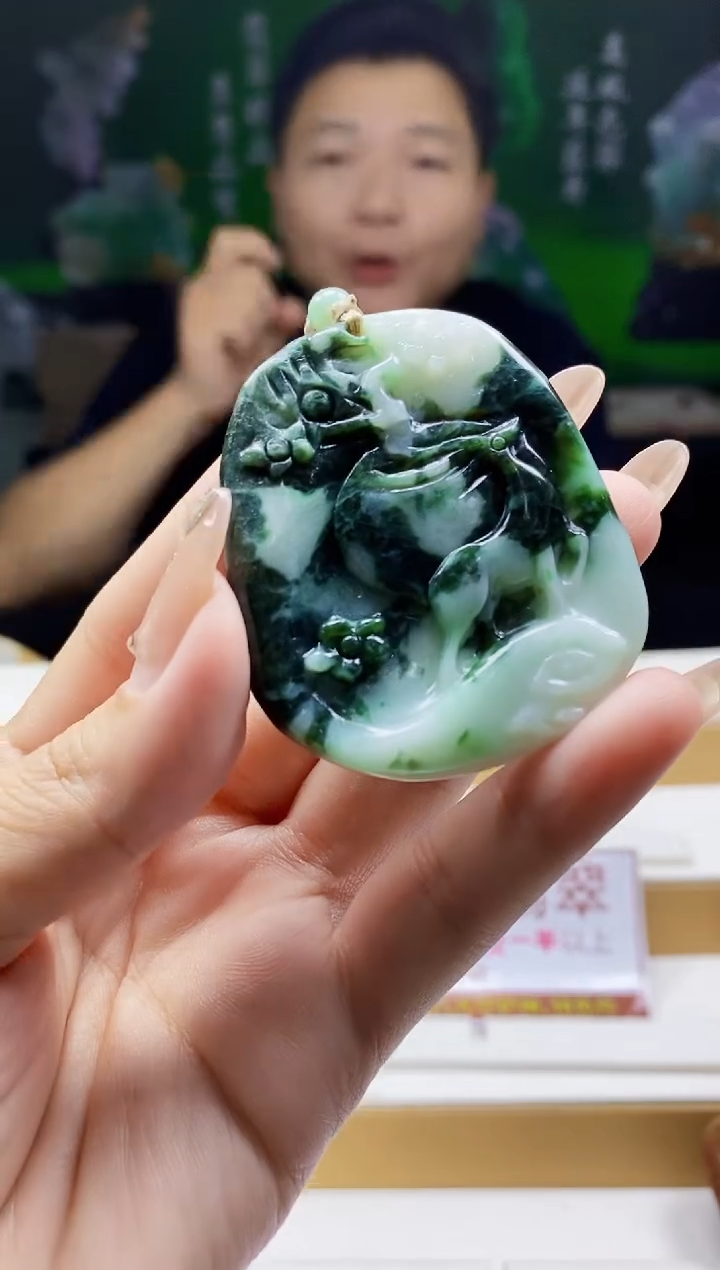颈饰未镶嵌翡翠翡翠A货