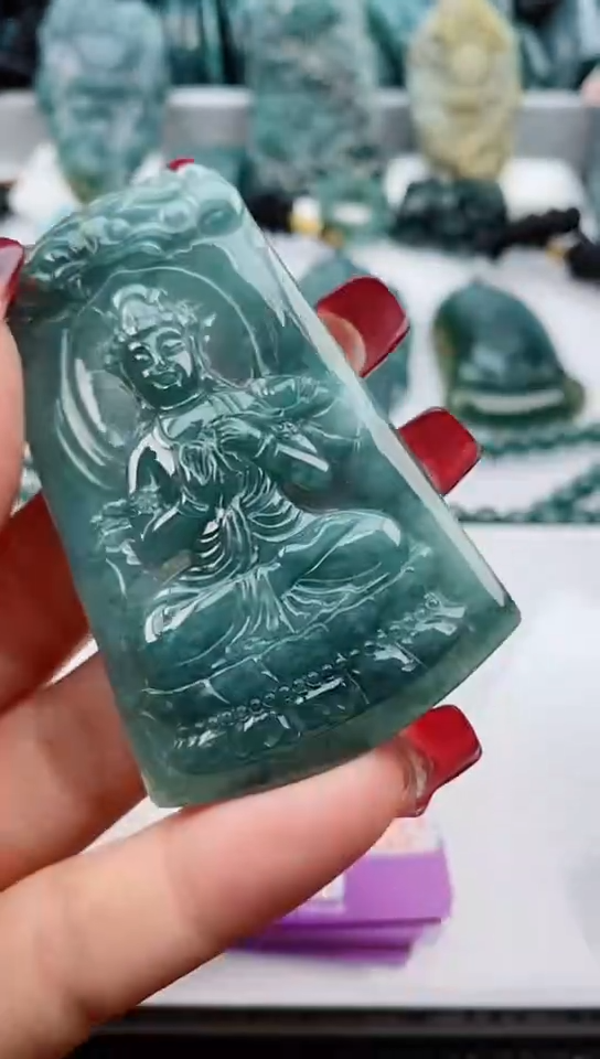 【闪购商品】翡翠颈饰未镶嵌            