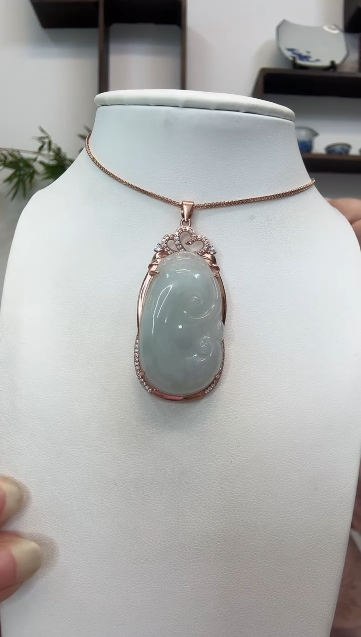 吊坠(赠链)银S925镶嵌翡翠如意玫瑰边