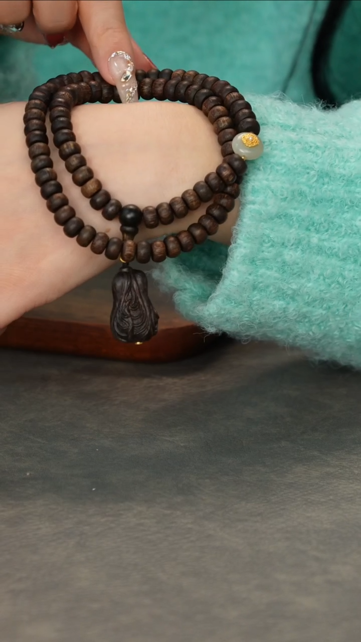 【闪购商品】沉香木手串富森红土古漏料搭沉香木雕白菜设计珍藏款