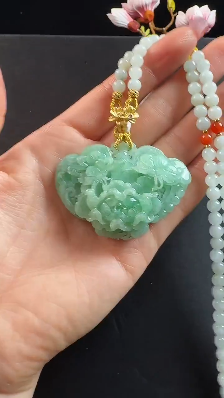 颈饰未镶嵌翡翠如意锁