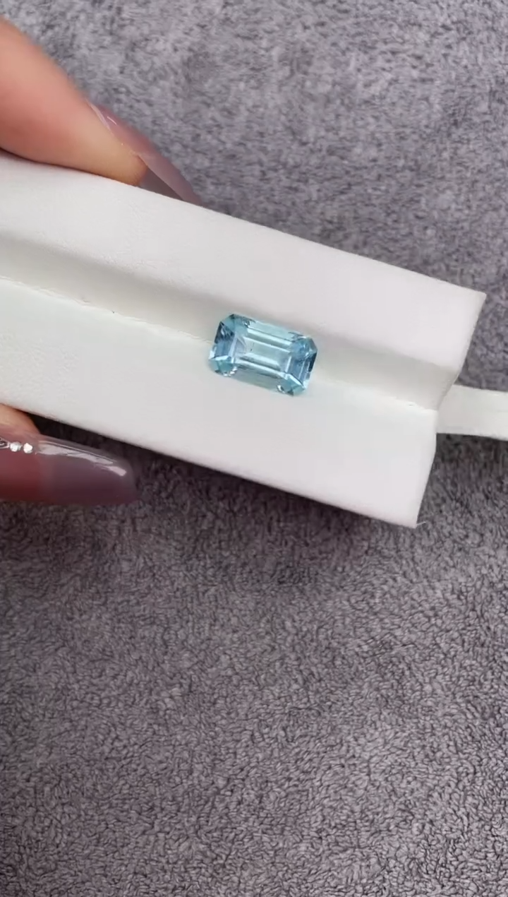 【闪购商品】海蓝宝石裸石未镶嵌4.39克拉