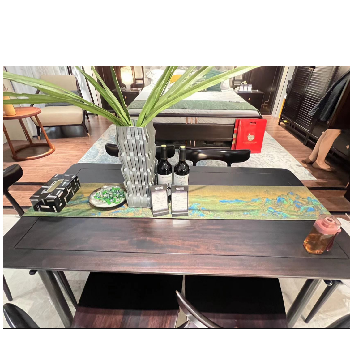 非镜1.5米长餐桌椅--非洲进口木材制造全实木时尚轻奢新中式