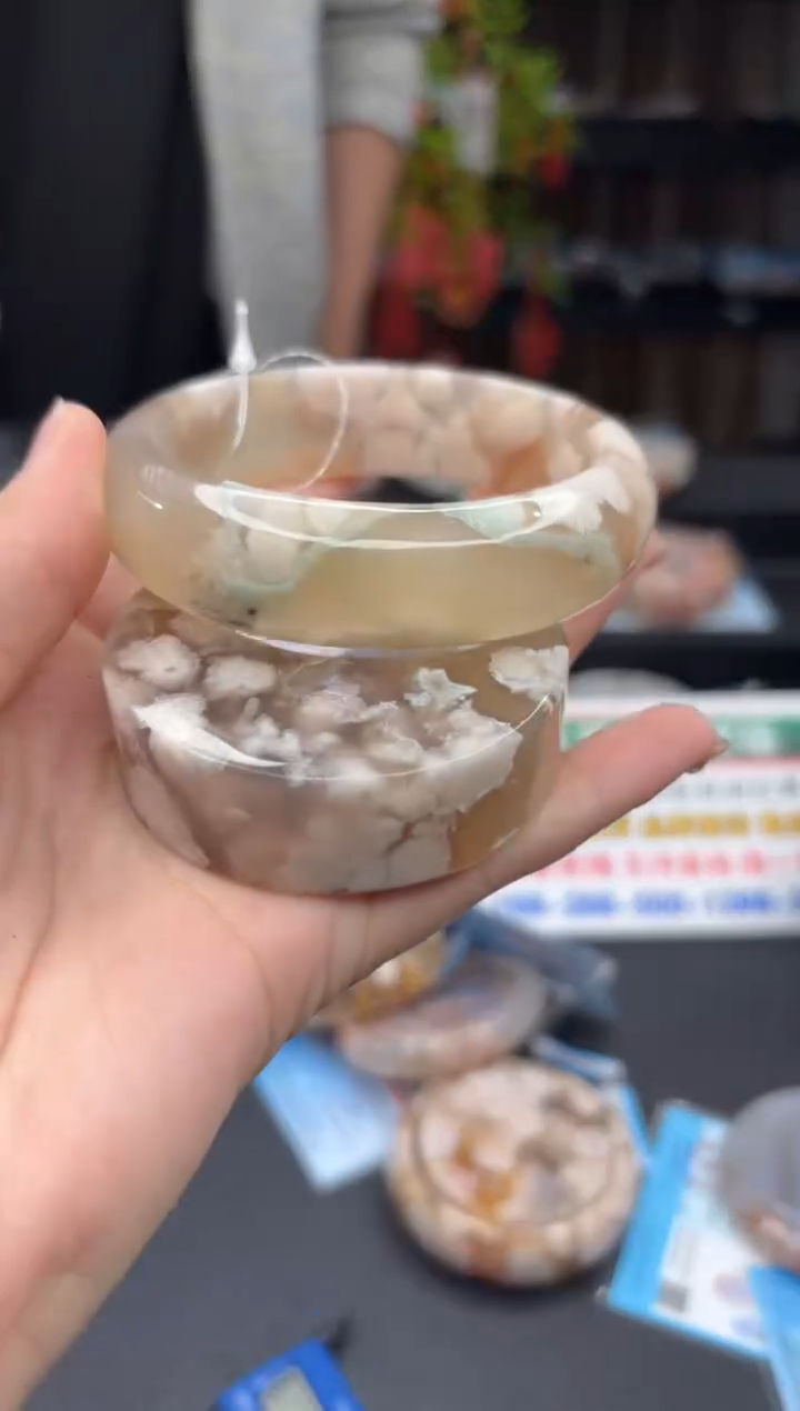 【闪购商品】石英质玉手镯未镶嵌665（61圈赠送镯心）