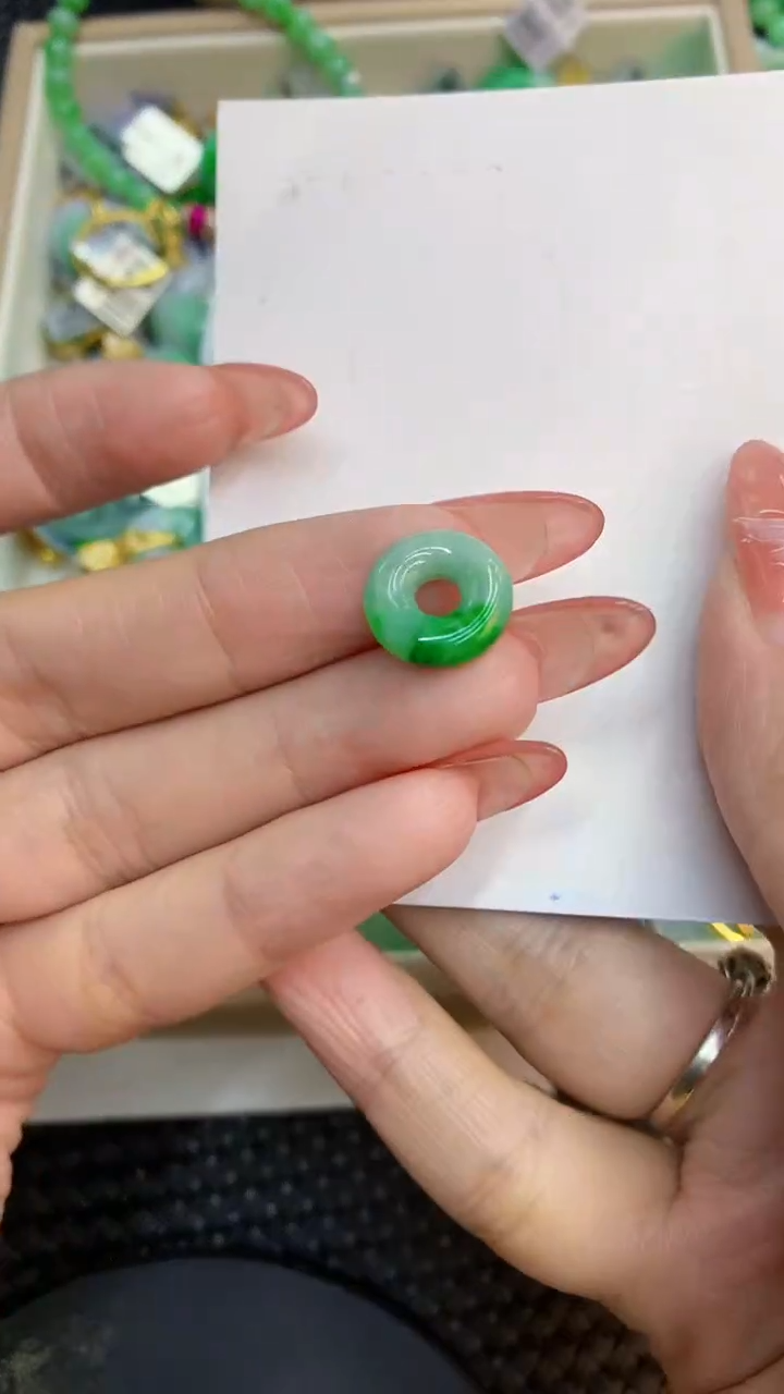 颈饰未镶嵌翡翠1