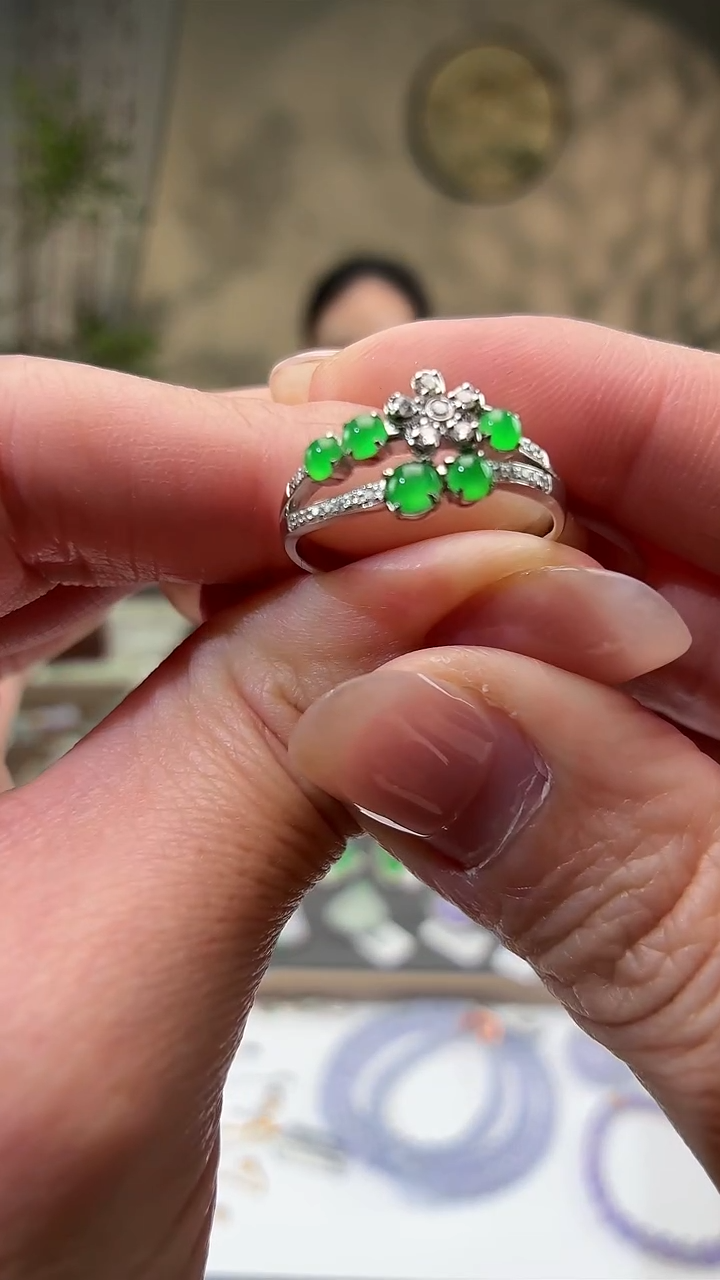 吊坠(不含链)18K金镶嵌翡翠戒指