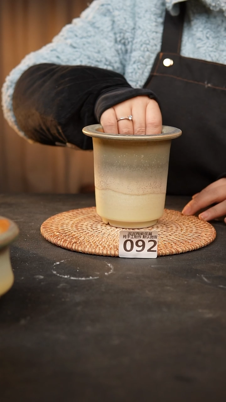 【闪购商品】瓷片092泥泥手工花盆口8高11