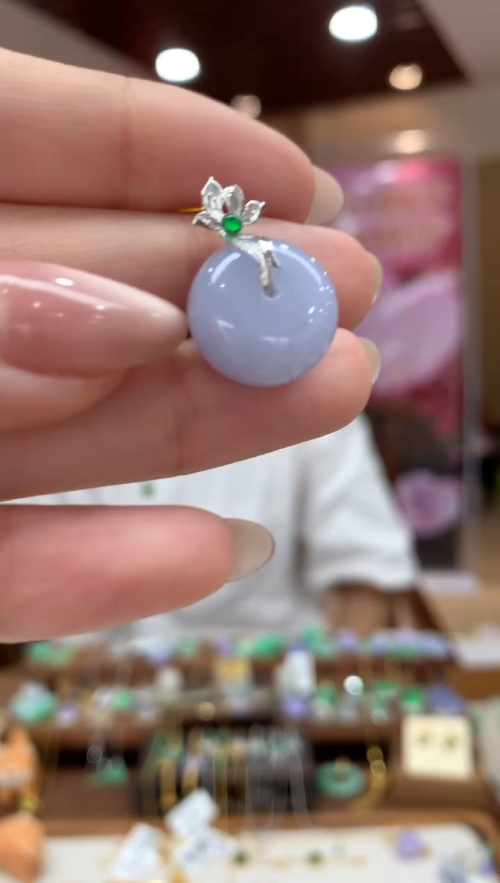 吊坠(不含链)18K金镶嵌翡翠平安扣 