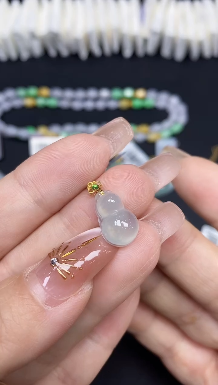 吊坠(不含链)18K金镶嵌翡翠葫芦18K金扣镶嵌@@CMT