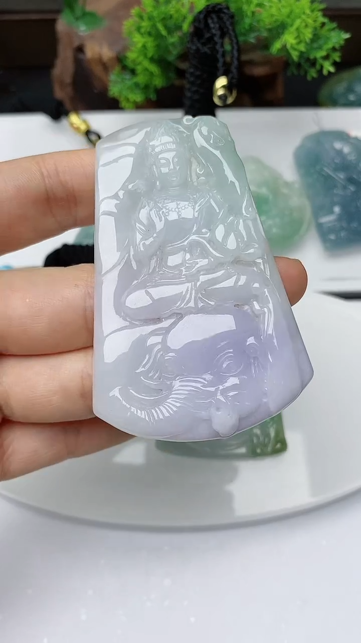 【闪购商品】翡翠颈饰未镶嵌          