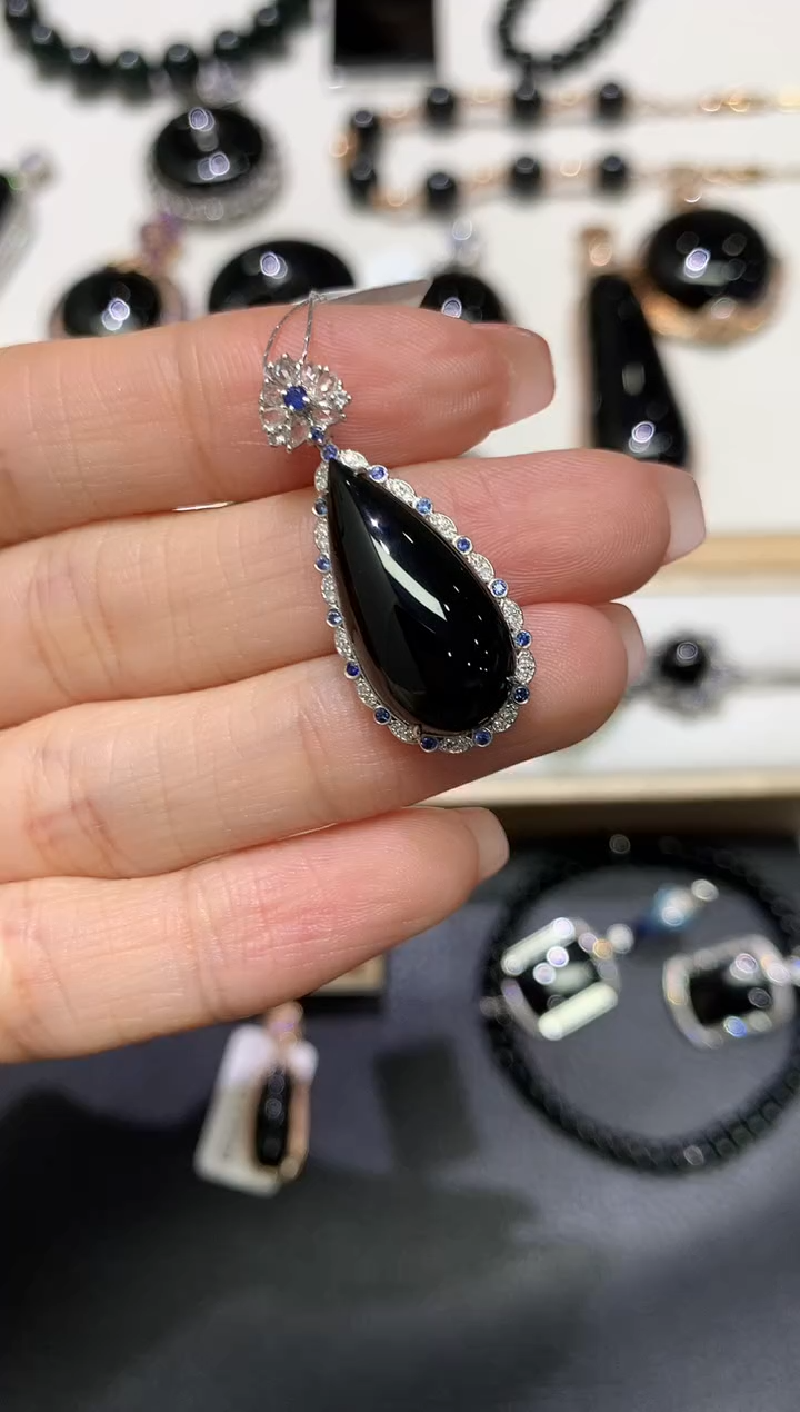 【闪购商品】翡翠吊坠(不含链)18K金镶嵌团购2