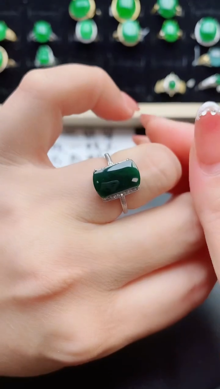 【闪购商品】翡翠戒指银S925镶嵌12121