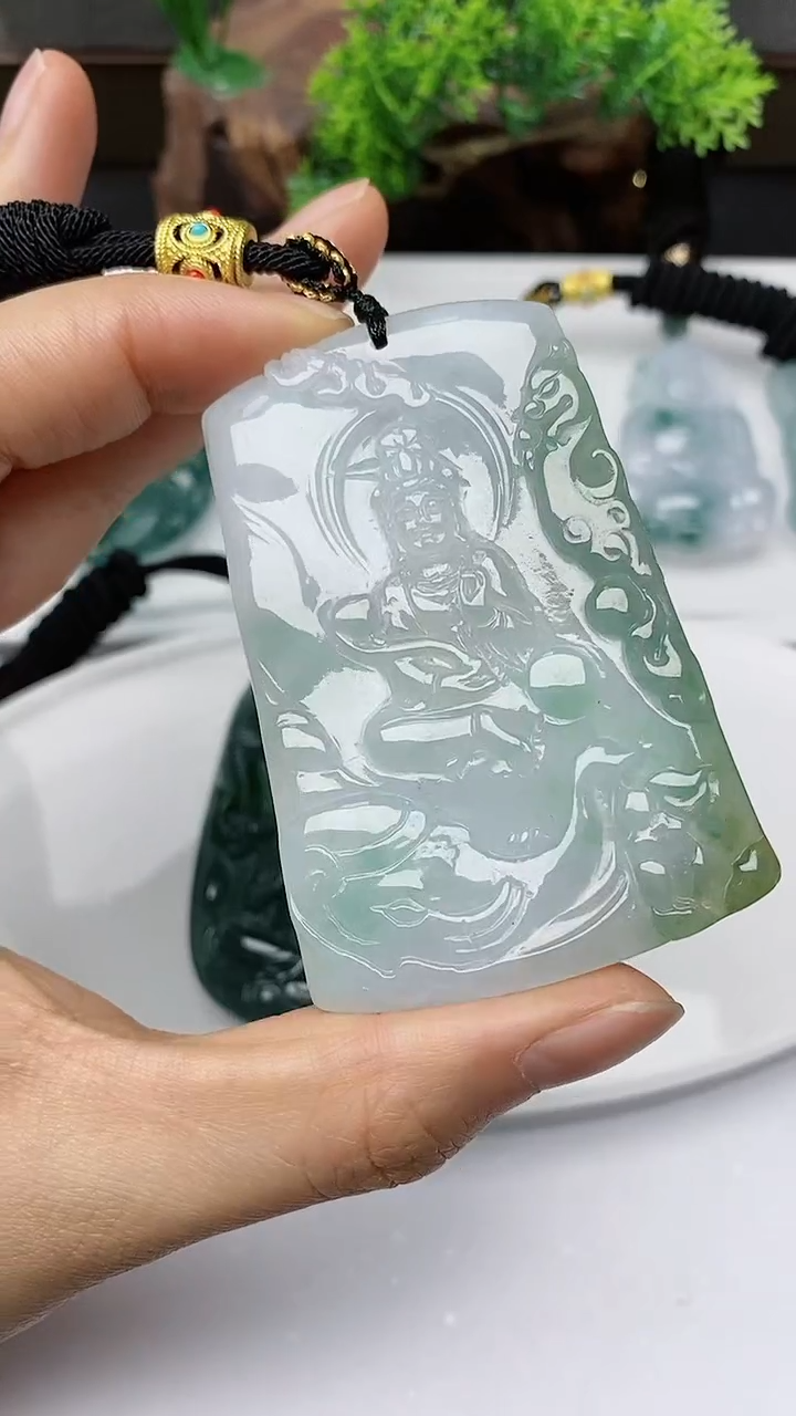 【闪购商品】翡翠颈饰未镶嵌