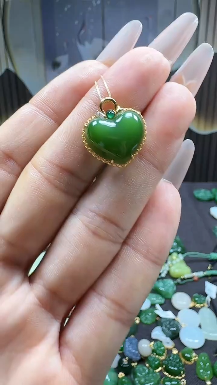 和田玉18K金镶嵌挂件1