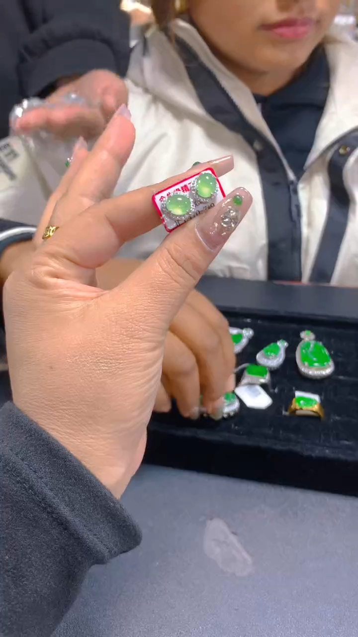 【闪购商品】翡翠耳饰银S925镶嵌0682637525