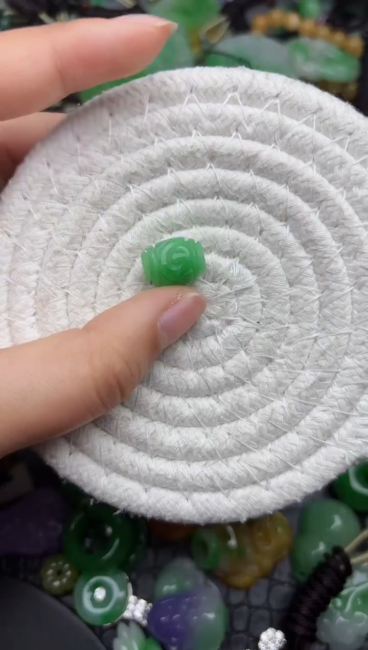 颈饰未镶嵌翡翠缅甸翡翠吊坠