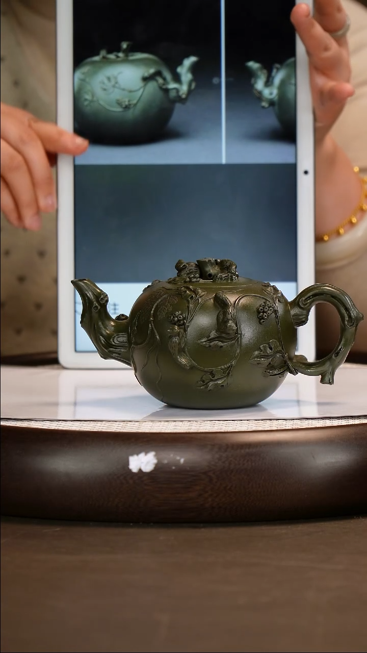 茶壶紫砂【朱持平】可心绿泥 松鼠葡萄 340cc 