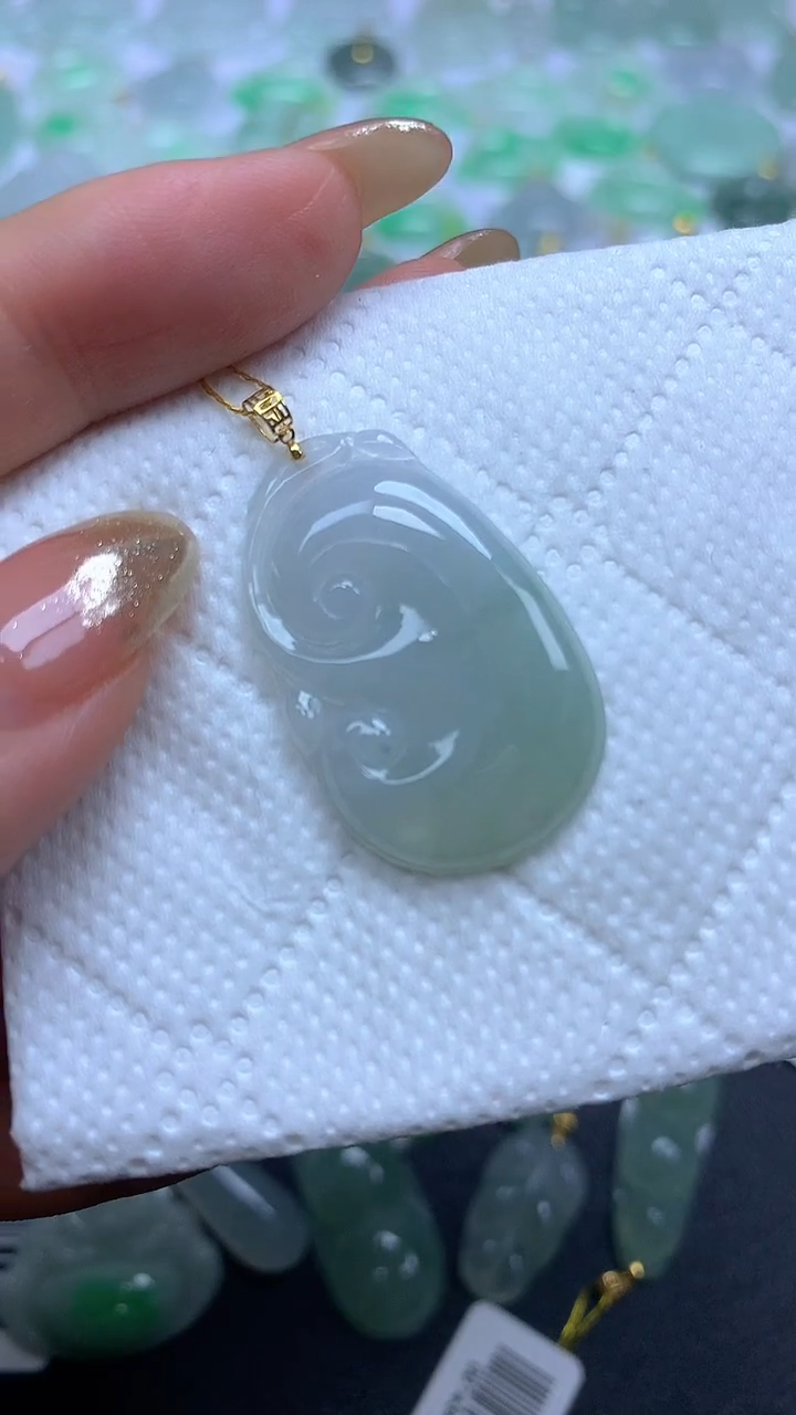 颈饰18K金镶嵌翡翠A货