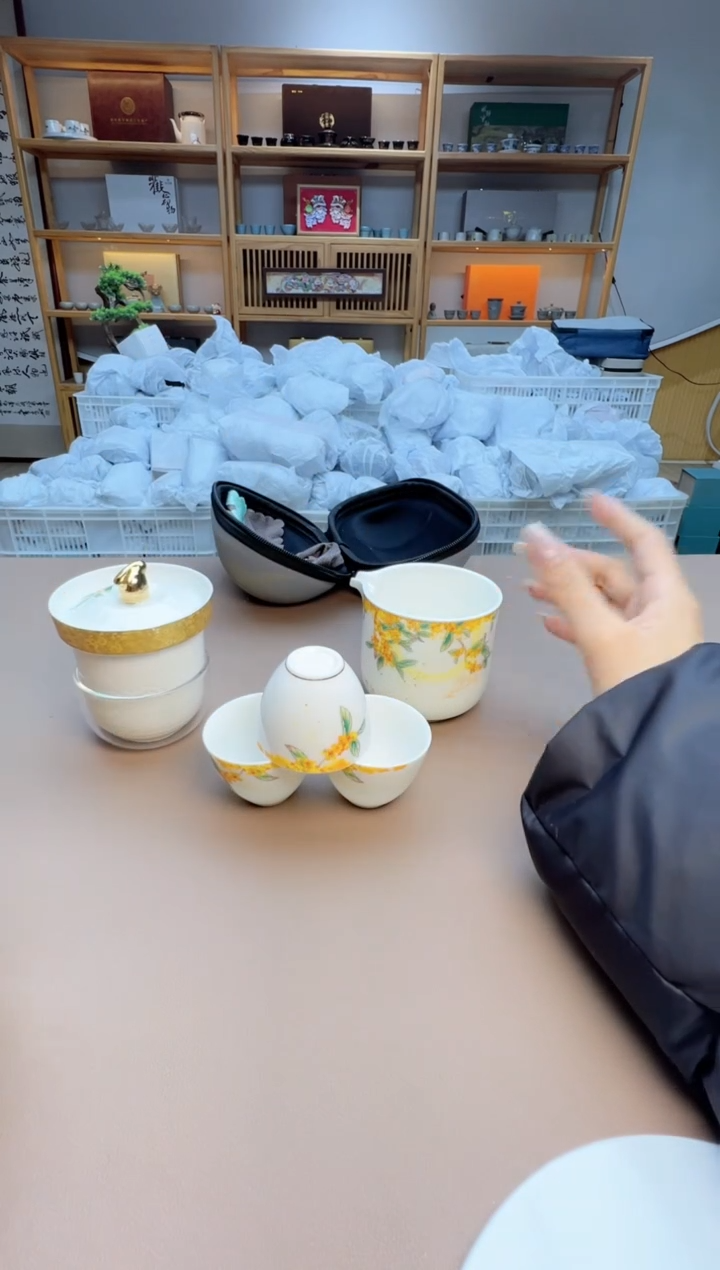 【闪购商品】摆件瓷制品S1111111111111