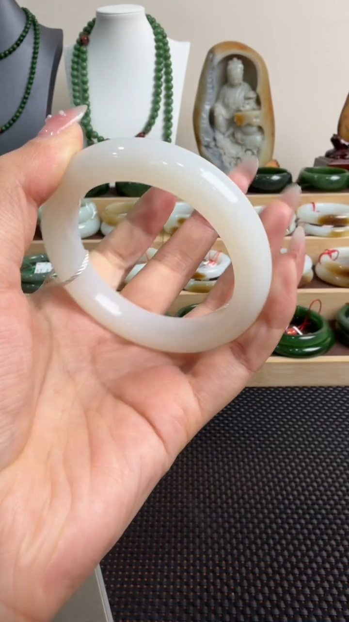 颈饰未镶嵌和田玉手镯57