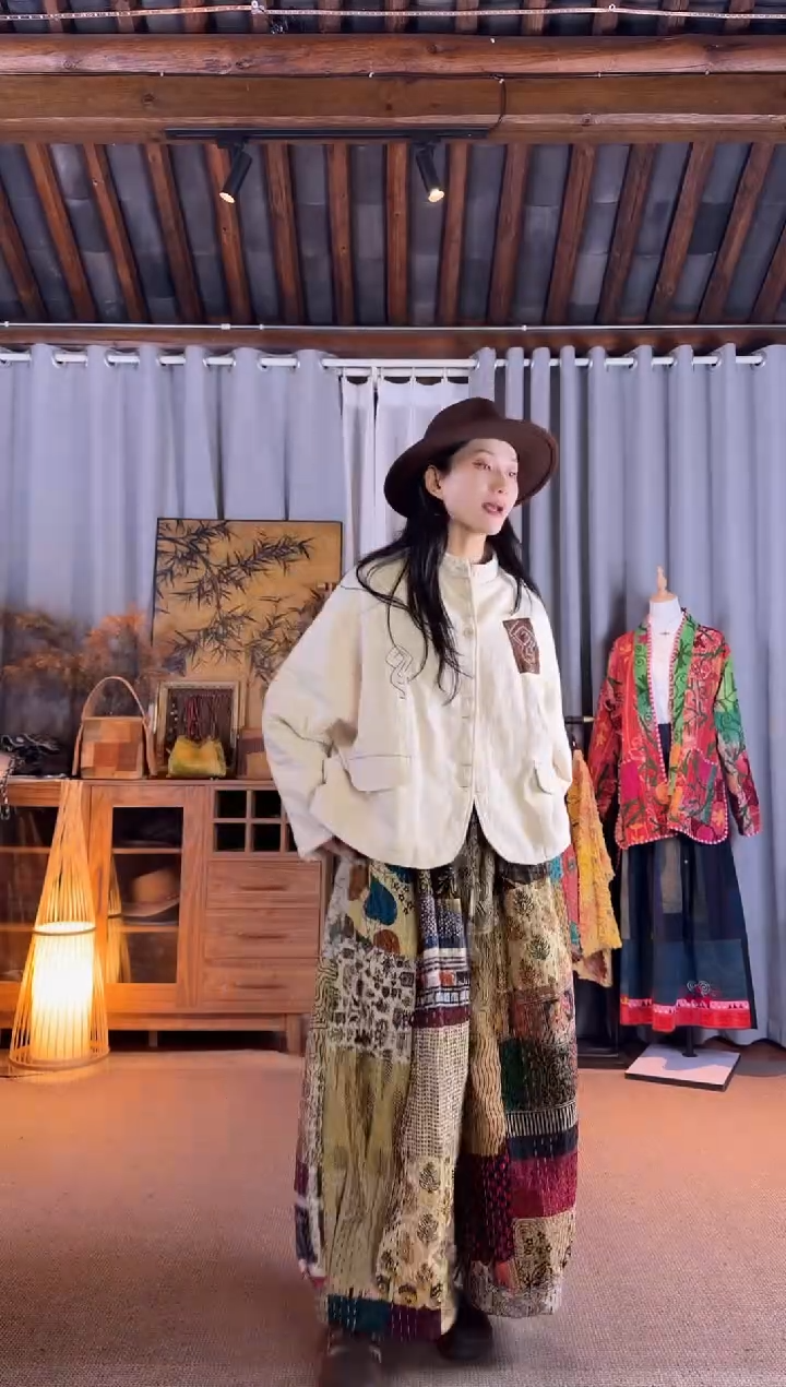 设计师款白色刺绣棉服