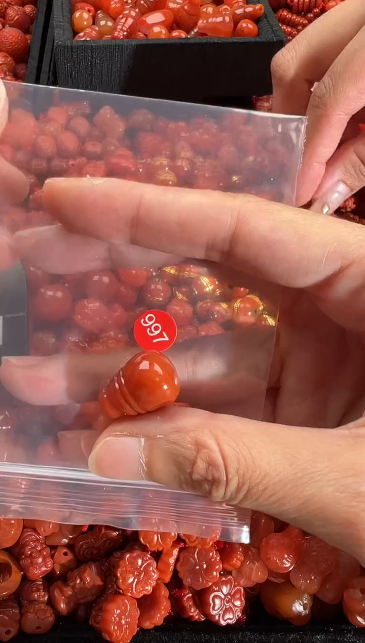 【闪购商品】南红玛瑙颈饰未镶嵌3