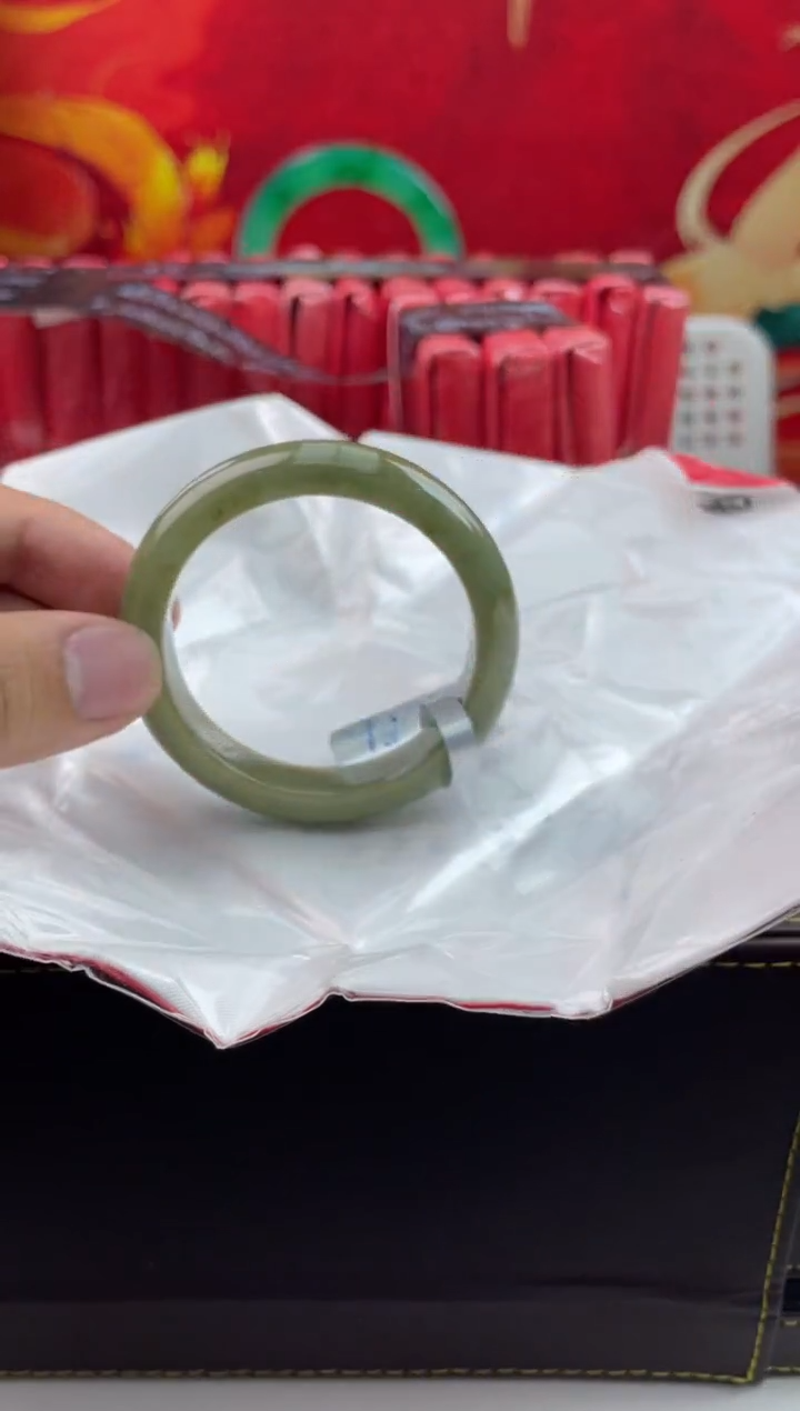 【闪购商品】翡翠手镯未镶嵌翡翠手镯（微瑕）10