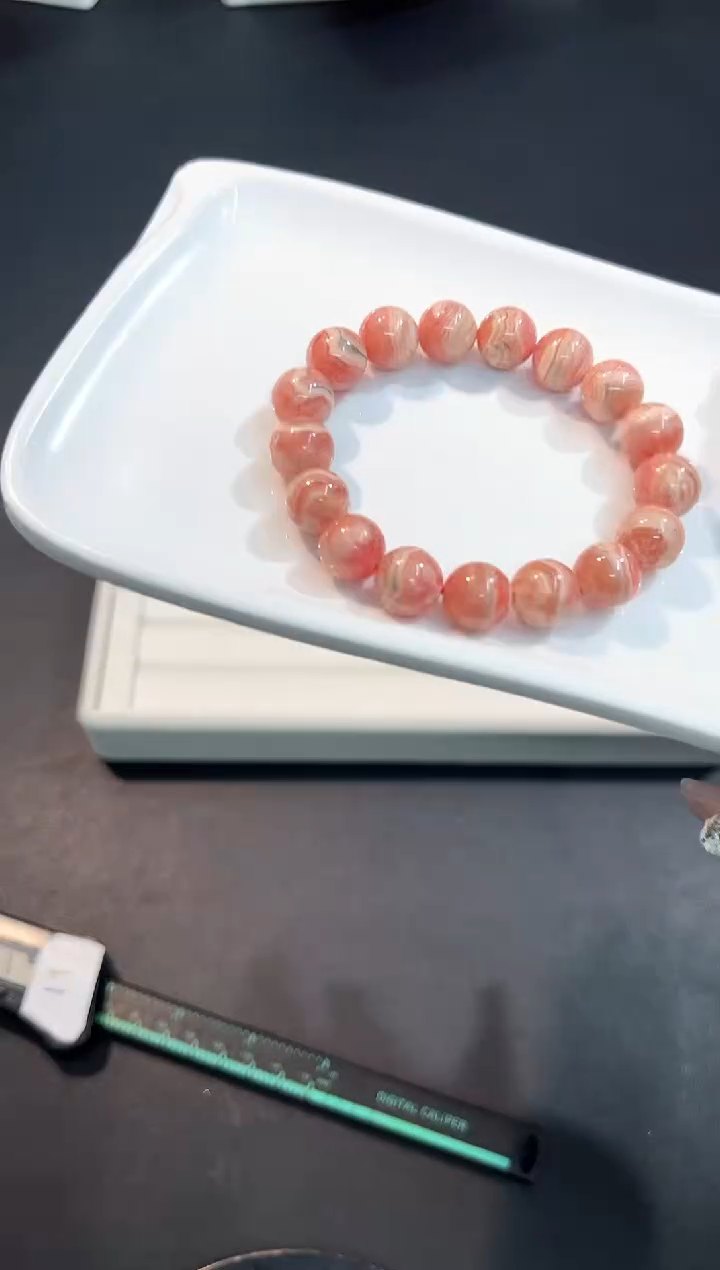 【闪购商品】菱锰矿（红纹石）手串未镶嵌57O多样性发其一/1条