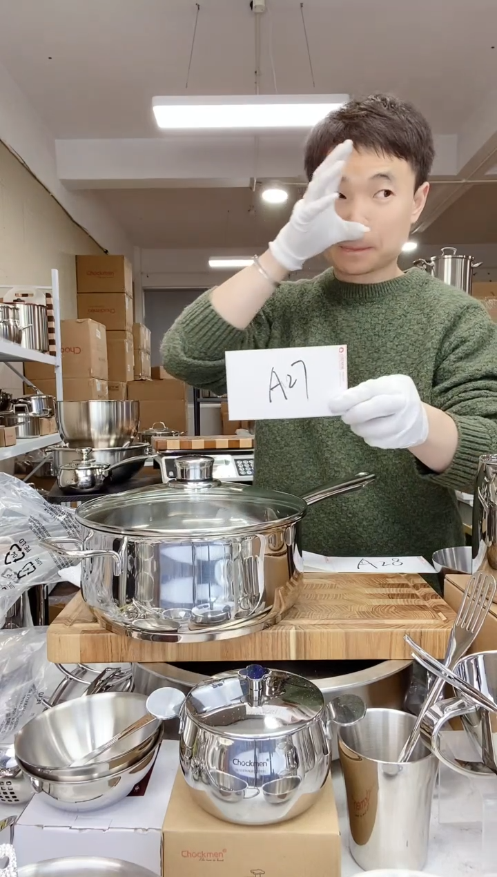 【闪购商品】A27 W家24cm奶锅