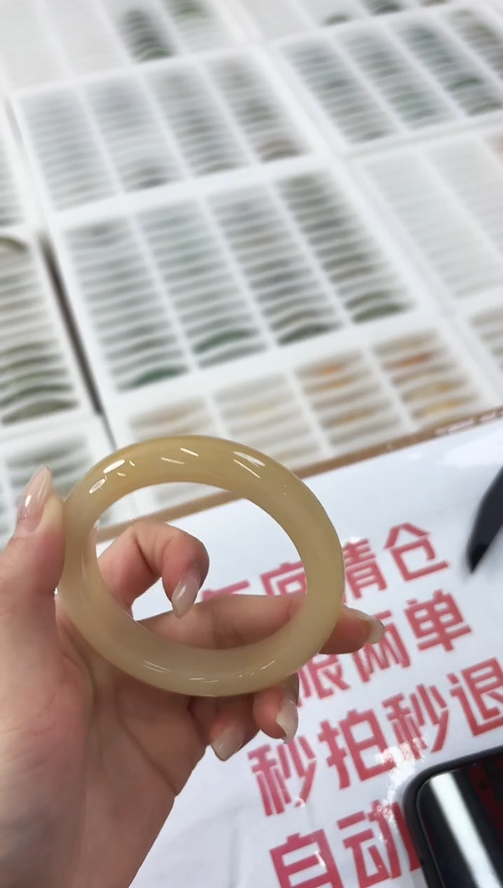 未镶嵌手镯石英质玉73-52HU