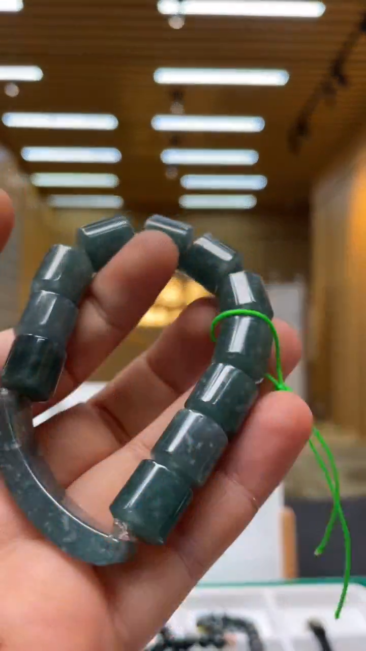 【闪购商品】翡翠手串未镶嵌********146