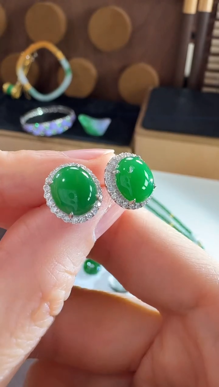 18K金镶嵌翡翠耳饰耳饰