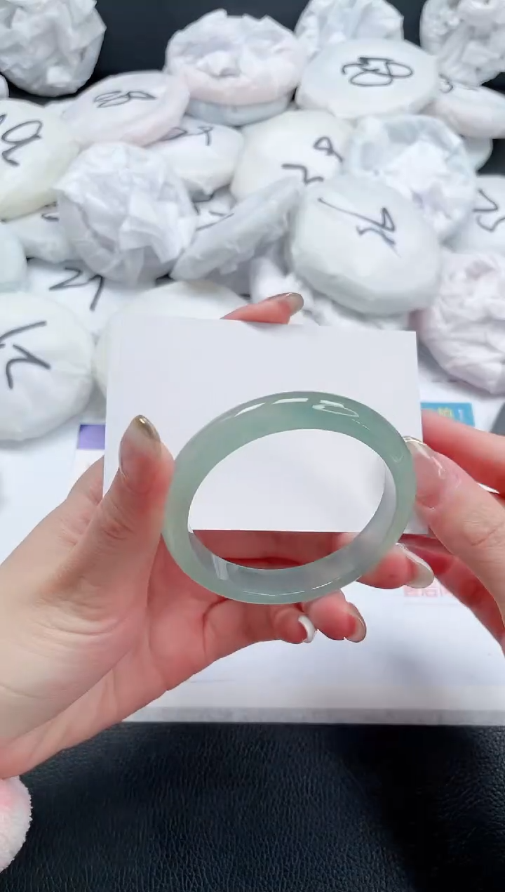 【闪购商品】石英质玉手镯未镶嵌24J86-51