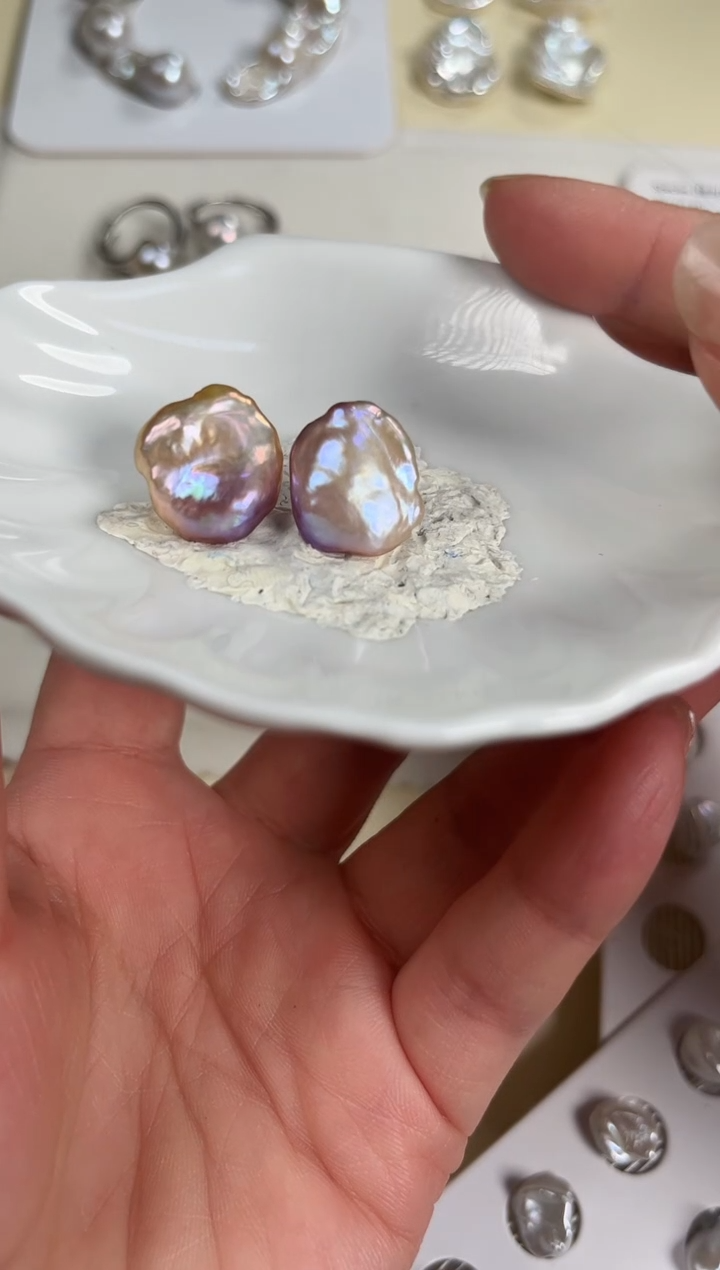 银S925镶嵌耳钉淡水珍珠小**?巴洛克