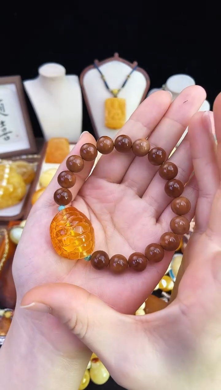 琥珀未镶嵌珠宝奇石噗****?柒月