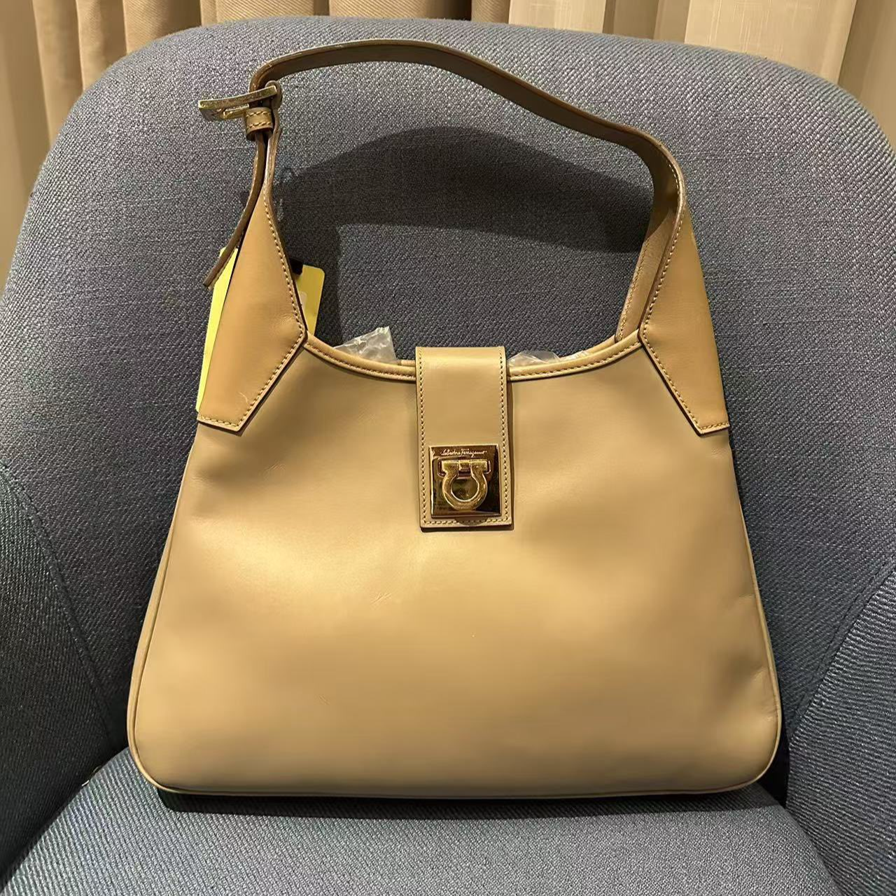 95新 FERRAGAMO/菲拉格慕 /KIKI/单肩包/12395930