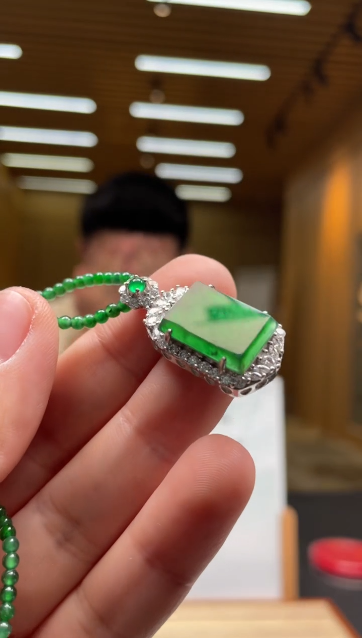 【闪购商品】翡翠颈饰未镶嵌********803