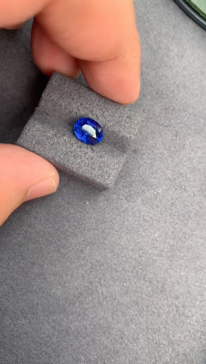【闪购商品】蓝宝石裸石未镶嵌2.7ct皇家蓝
