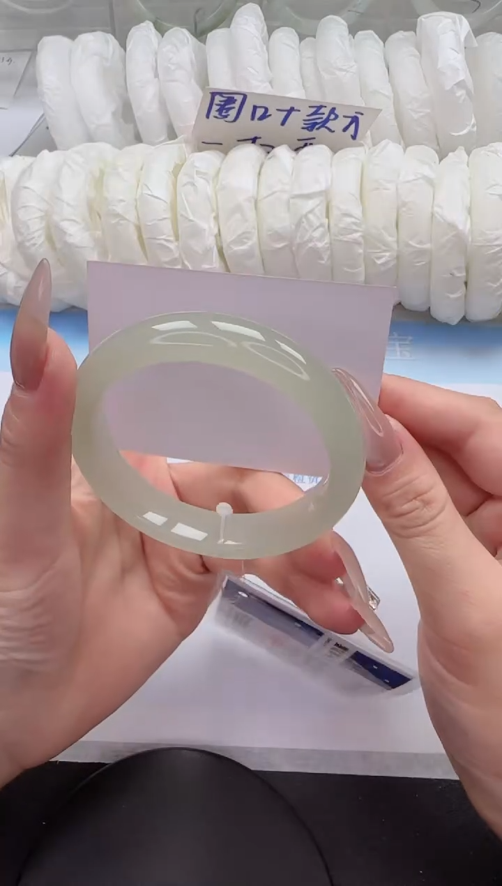 石英质玉手镯未镶嵌186-57