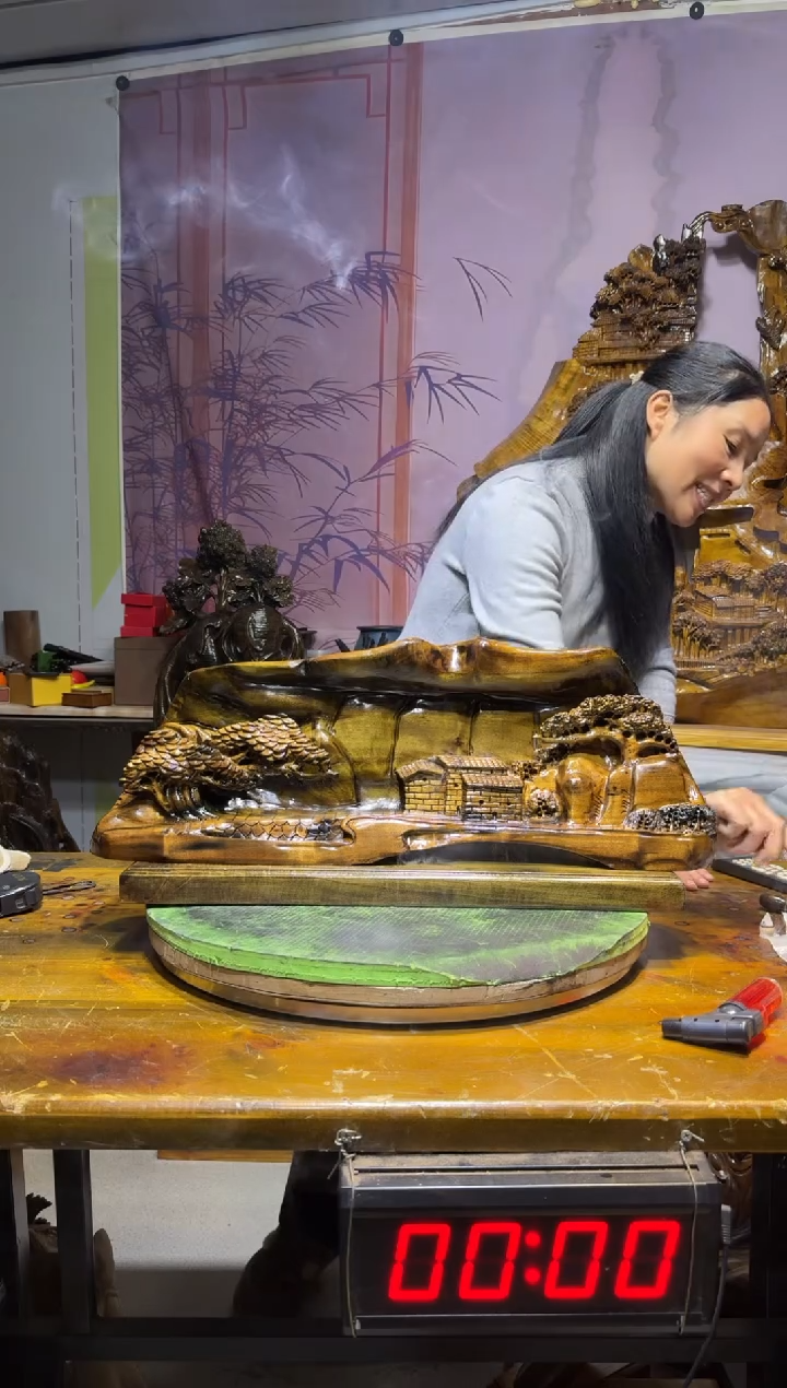 金丝楠身****道金丝楠木雕刻摆件