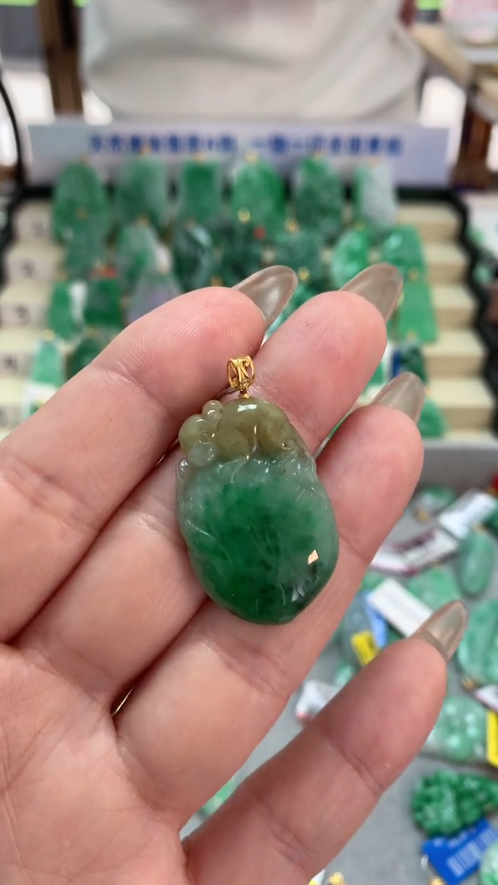 【闪购商品】翡翠吊坠(不含链)18K金镶嵌挂件