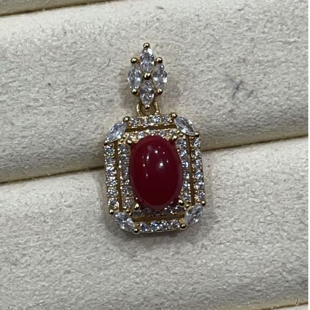 纯天然红珊瑚方吊坠