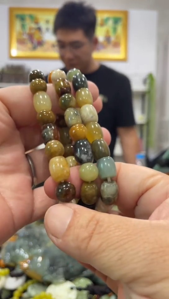 未镶嵌岫玉手串多样性发货发其中一件