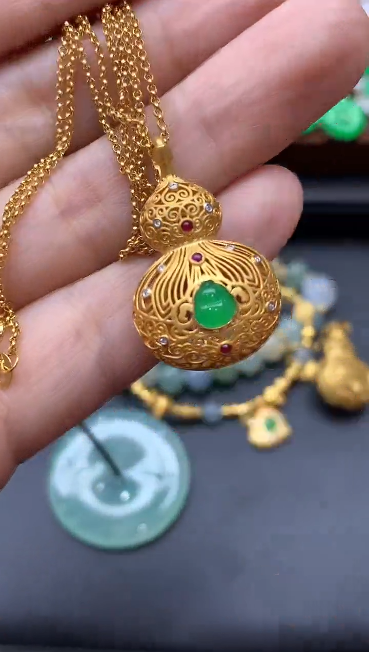 颈饰18K金镶嵌翡翠664-中国好珍宝