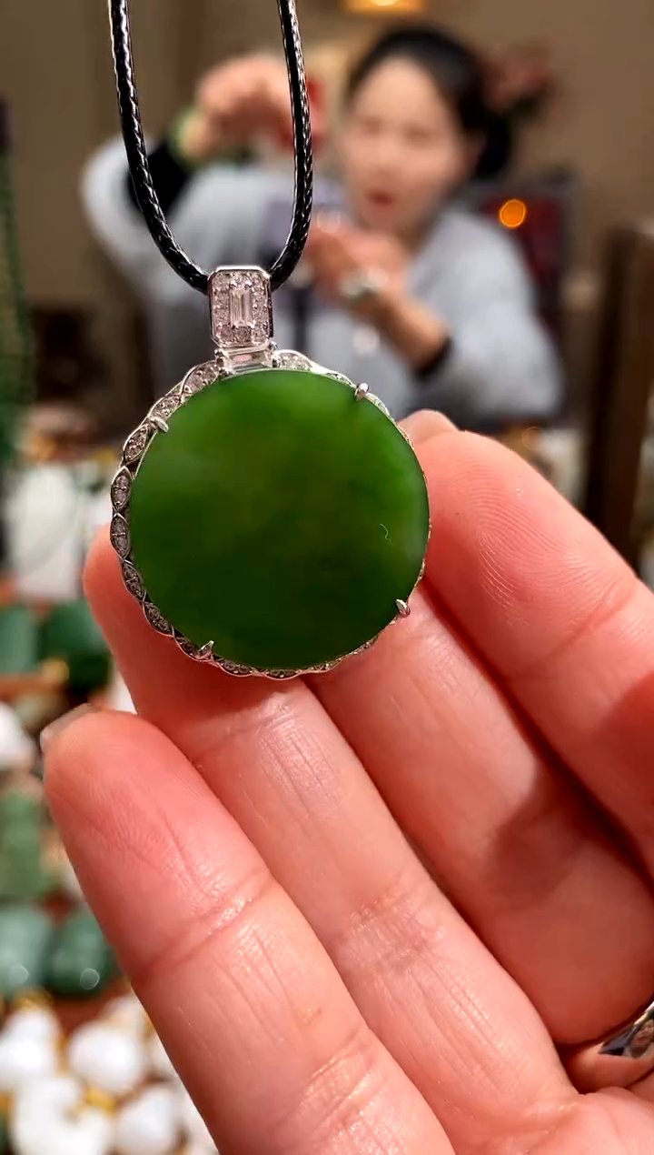 吊坠(赠链)银S925镶嵌和田玉.