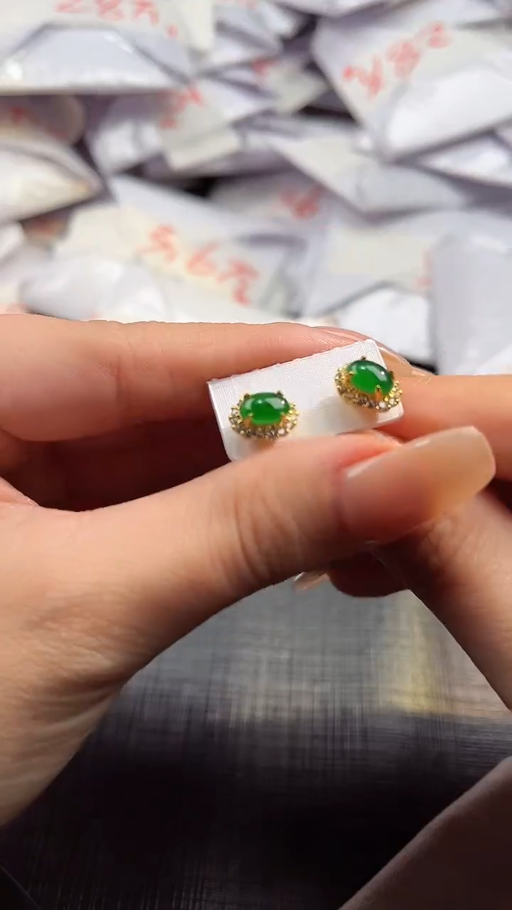 【闪购商品】翡翠耳饰未镶嵌100639521